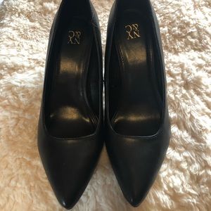 BRAND NEW New York and Company Black heels!